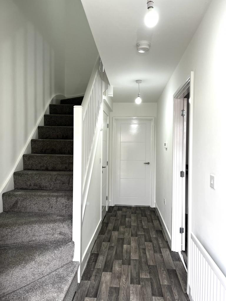 Bunting Mews, Lakeside, Scunthorpe 2 bed end of terrace house £700