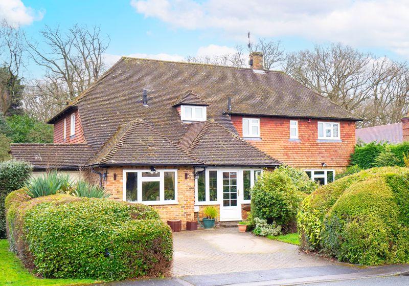 Rosewood Way, Farnham Common 5 bed detached house £1,150,000