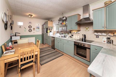 23 Midgeley Road, Baildon, Shipley, BD17 7LR