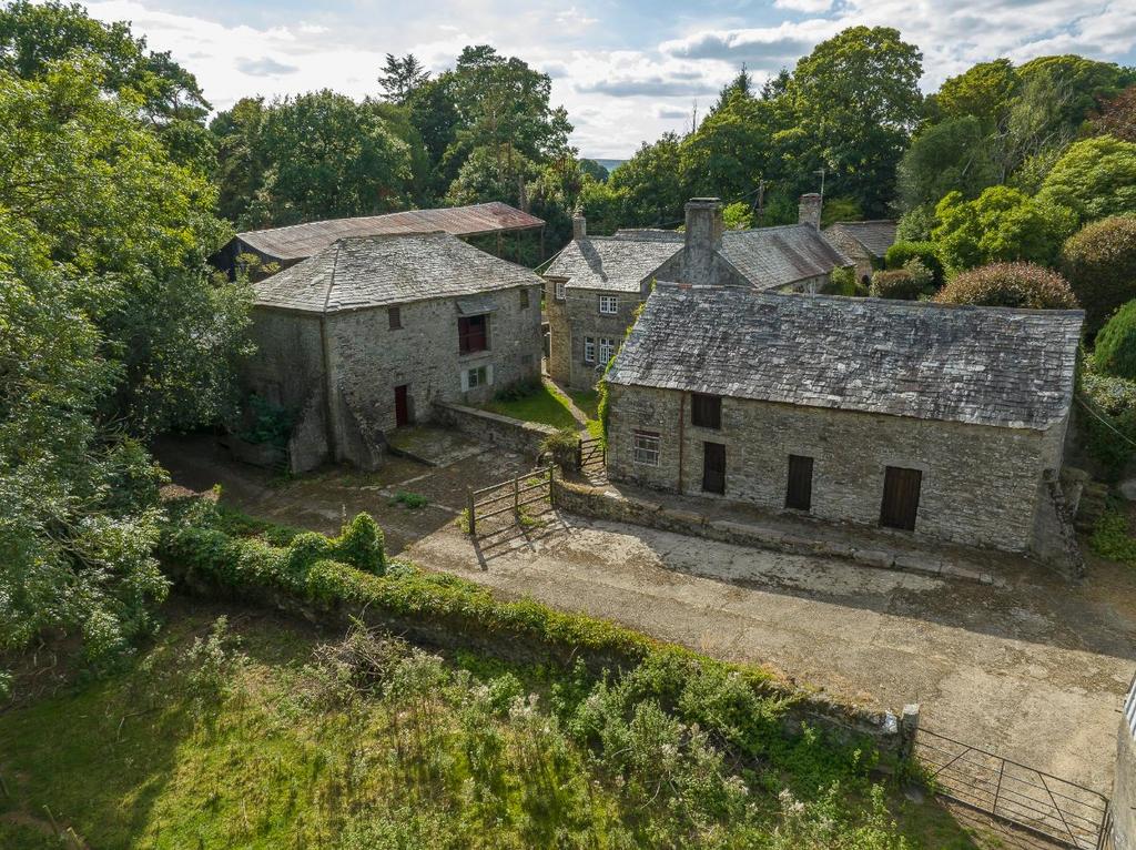 Farmhouse &amp; Barns