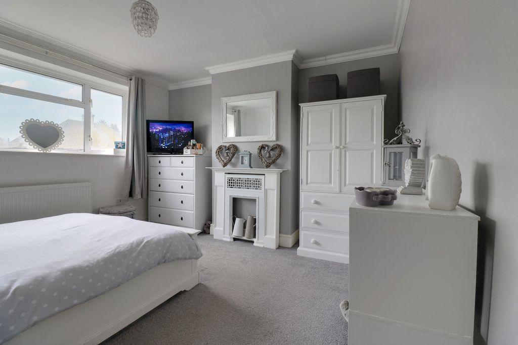 Bedroom 1 (Double)