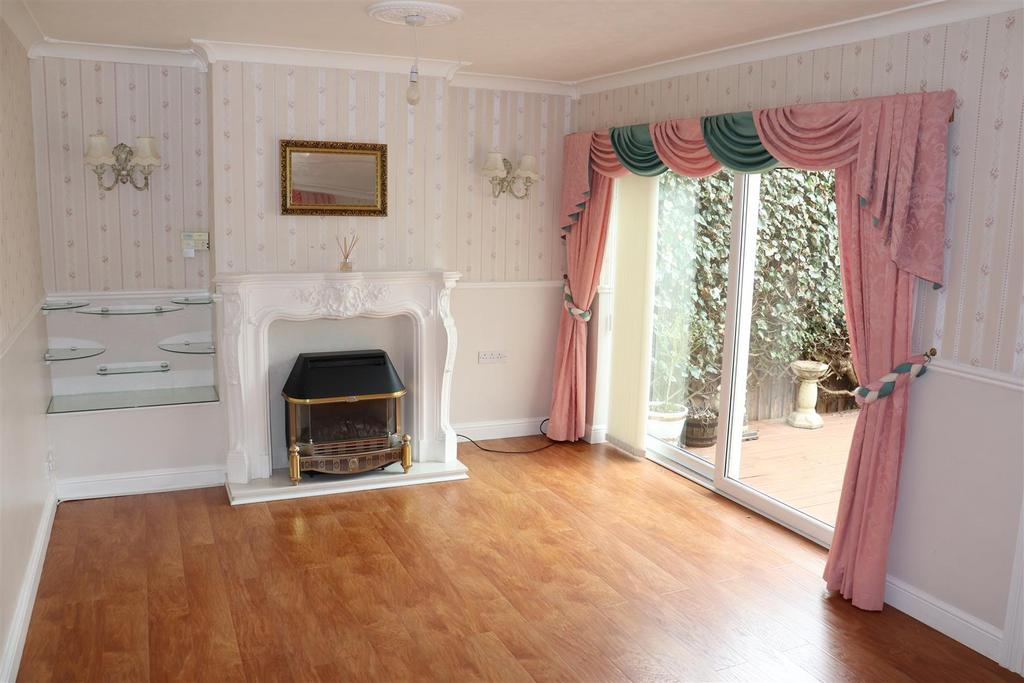 Hallcroft Way, Aldridge 3 bed semidetached house £315,000