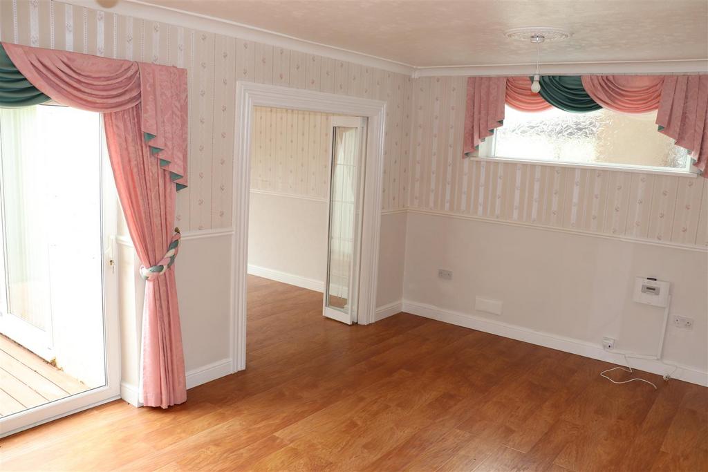 Hallcroft Way, Aldridge 3 bed semidetached house £315,000