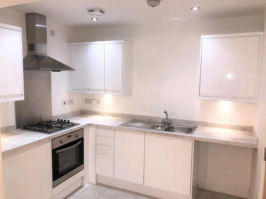 Henry Robertson Drive, Gobowen, SY11 3GY 1 bed apartment £103,500