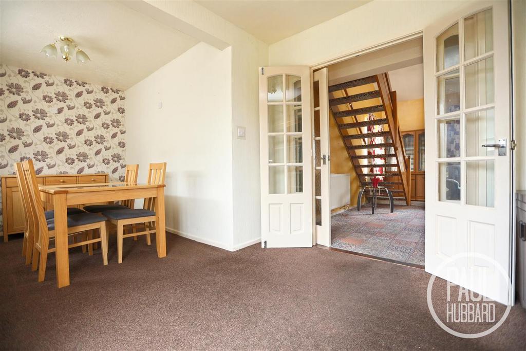 Plovers Way, Lowestoft, Suffolk 2 bed detached house £260,000