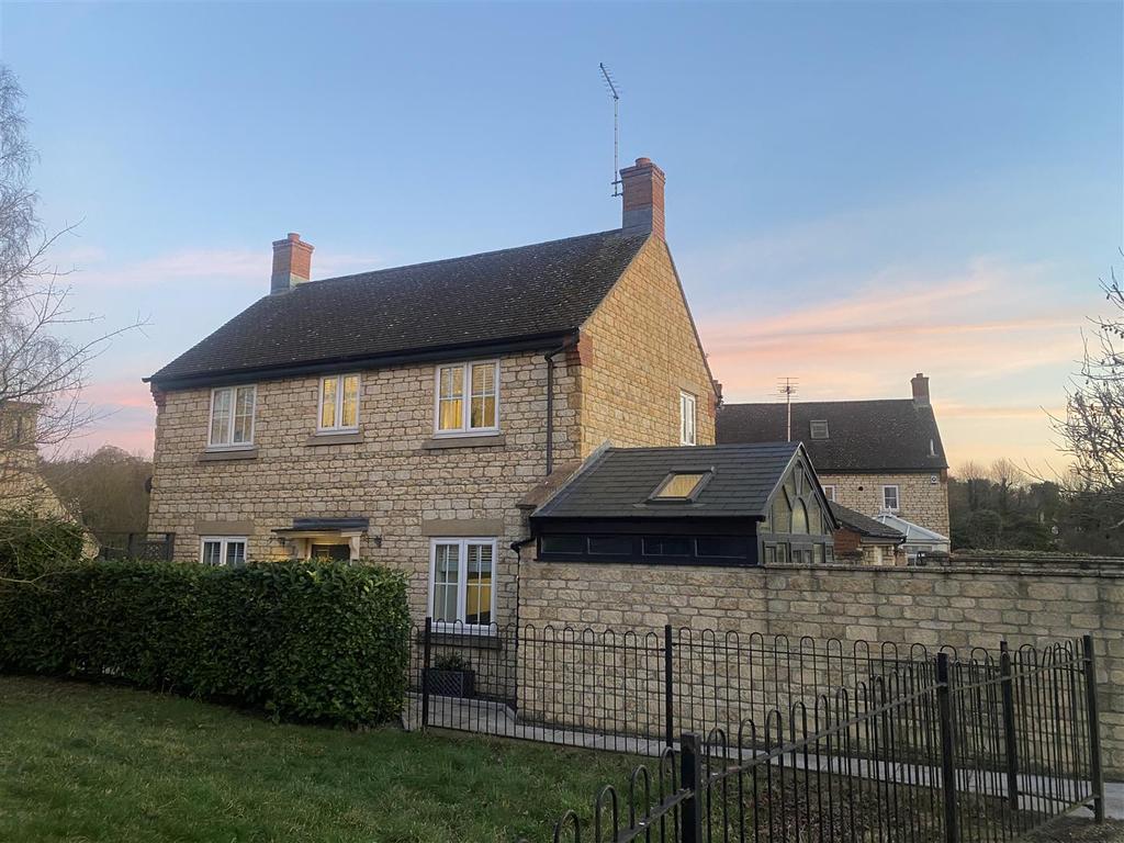 Church View, Weldon, Corby 3 bed detached house £375,000