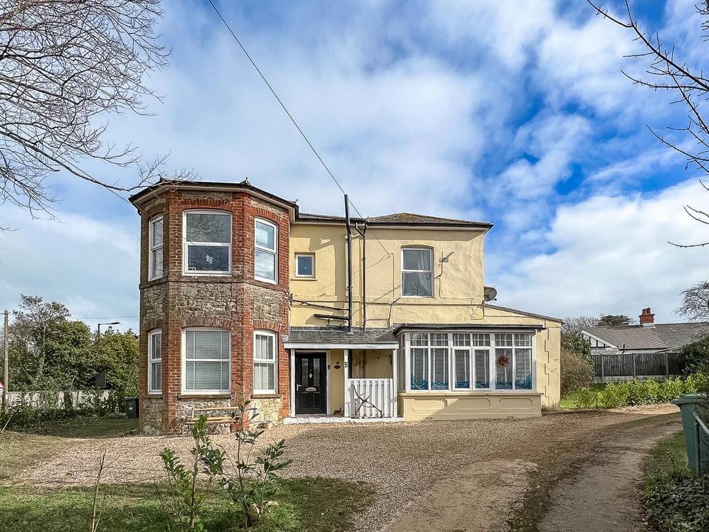 1 Alexandra Road, Ryde 2 bed flat for sale £200,000
