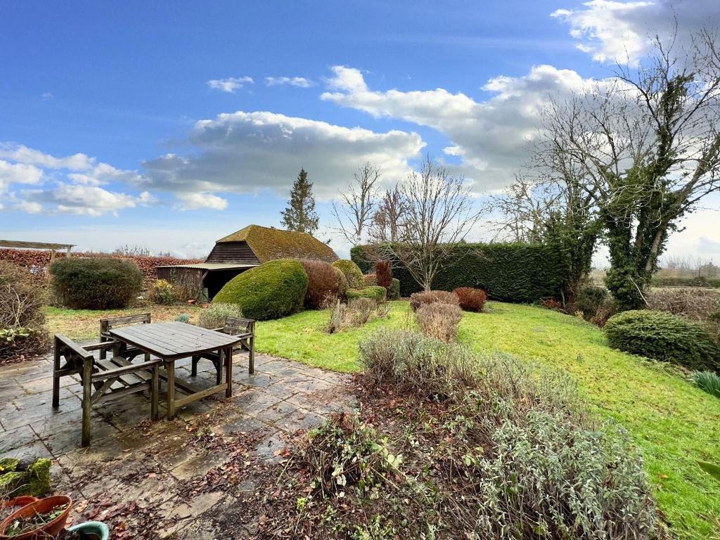 Sheephurst Lane, Marden, Tonbridge 2 bed detached house for sale £575,000