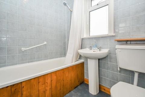 6 Moorland Crescent, Guiseley, Leeds, LS20 9EF