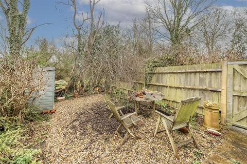 9 Bartholomew Green, Markyate, St Albans, AL3 8RX