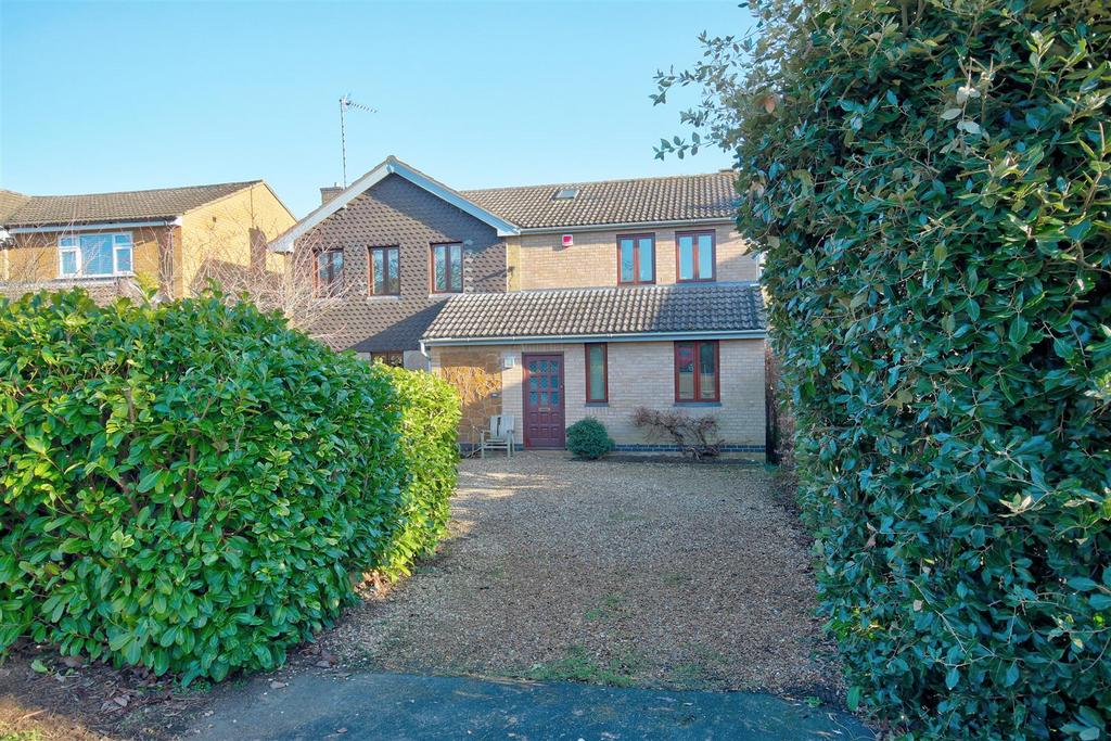 Burnmill Road, Market Harborough 5 bed detached house £650,000