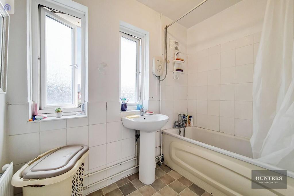 3 Bathroom-0.jpg