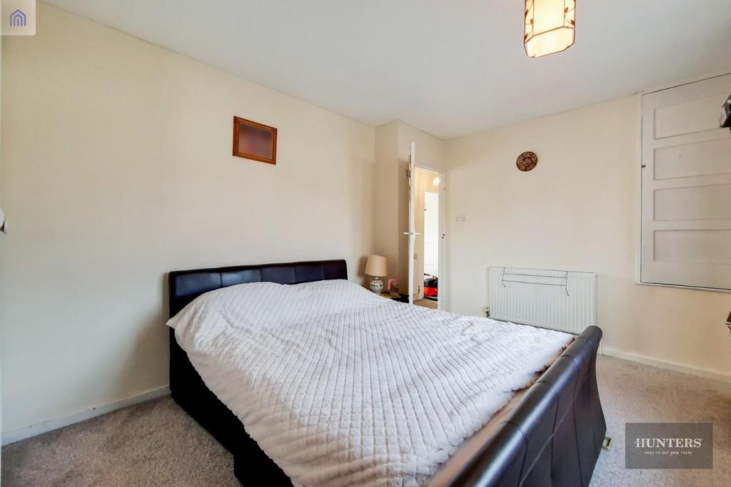6 Main Bedroom-0.jpg