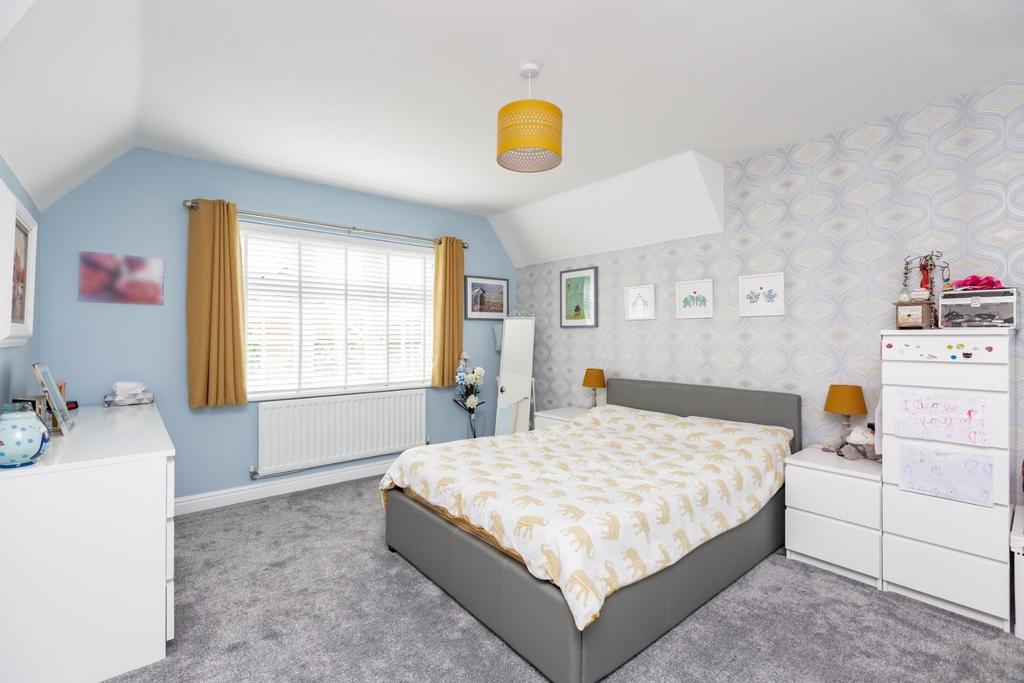 Lancaster Close, Hamstreet, Ashford TN25 4 bed detached house £550,000