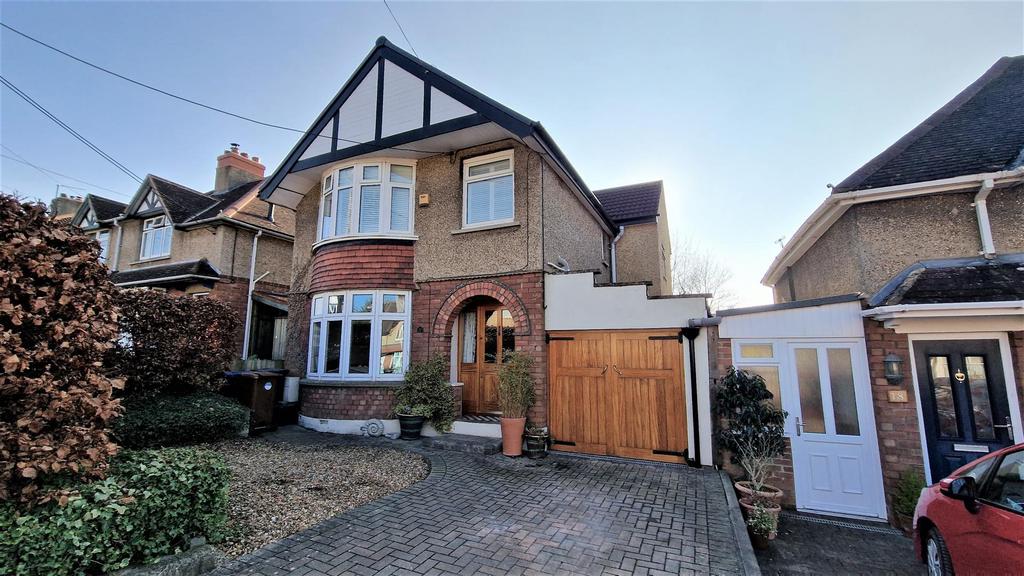 Rowden Road, Chippenham 4 bed detached house £500,000