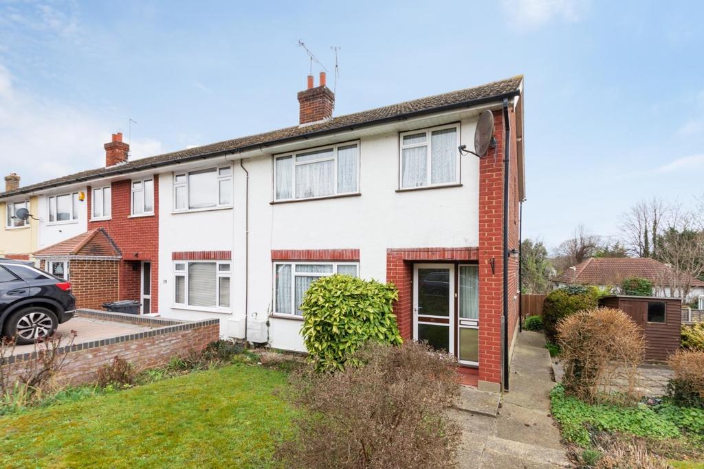 Valley View, Greenhithe 3 bed end of terrace house £325,000