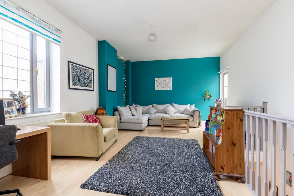 12 Iona Street Lane, Edinburgh, EH6 8SX 2 bed terraced house £325,000