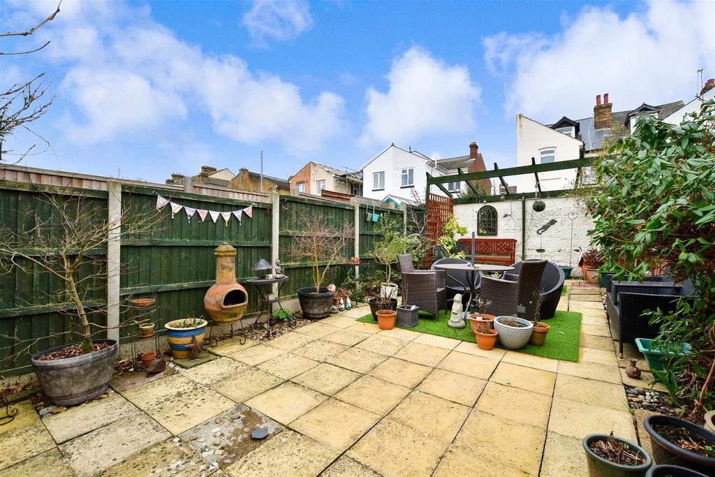Florence Road, Maidstone, Kent 4 bed semidetached house £400,000