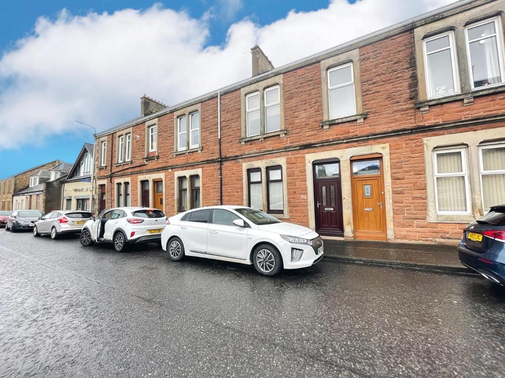 Mid Street, Bathgate, West Lothian, EH48 2 bed flat for sale £95,000