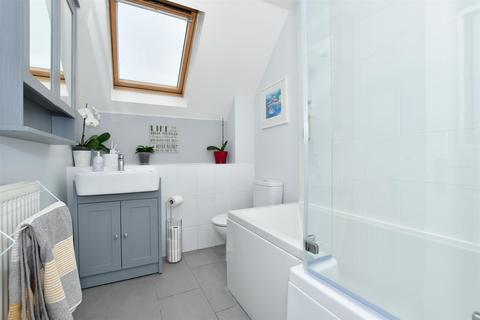 10 Aurelie Way, Whitstable, CT5 3RT