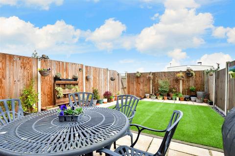 10 Aurelie Way, Whitstable, CT5 3RT