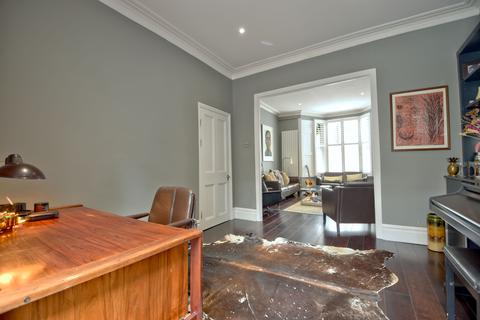 4 bedroom terraced house for sale - Woodsome Road, Dartmouth Park, London NW5