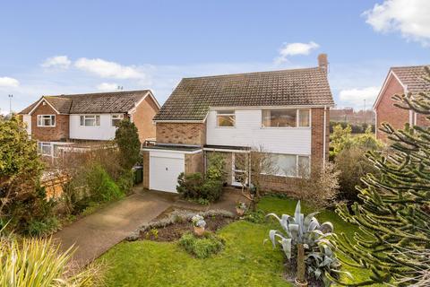 8 Pent Vale Close, Folkestone, CT19 5LQ