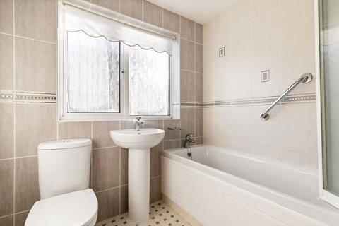 8 Pent Vale Close, Folkestone, CT19 5LQ