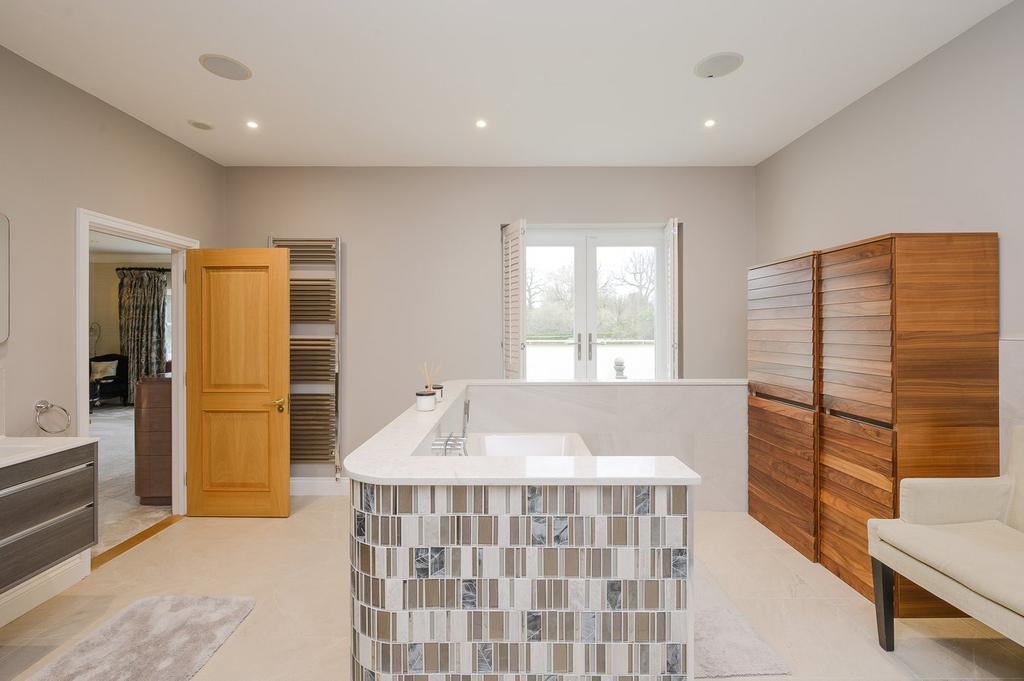 Principal Ensuite