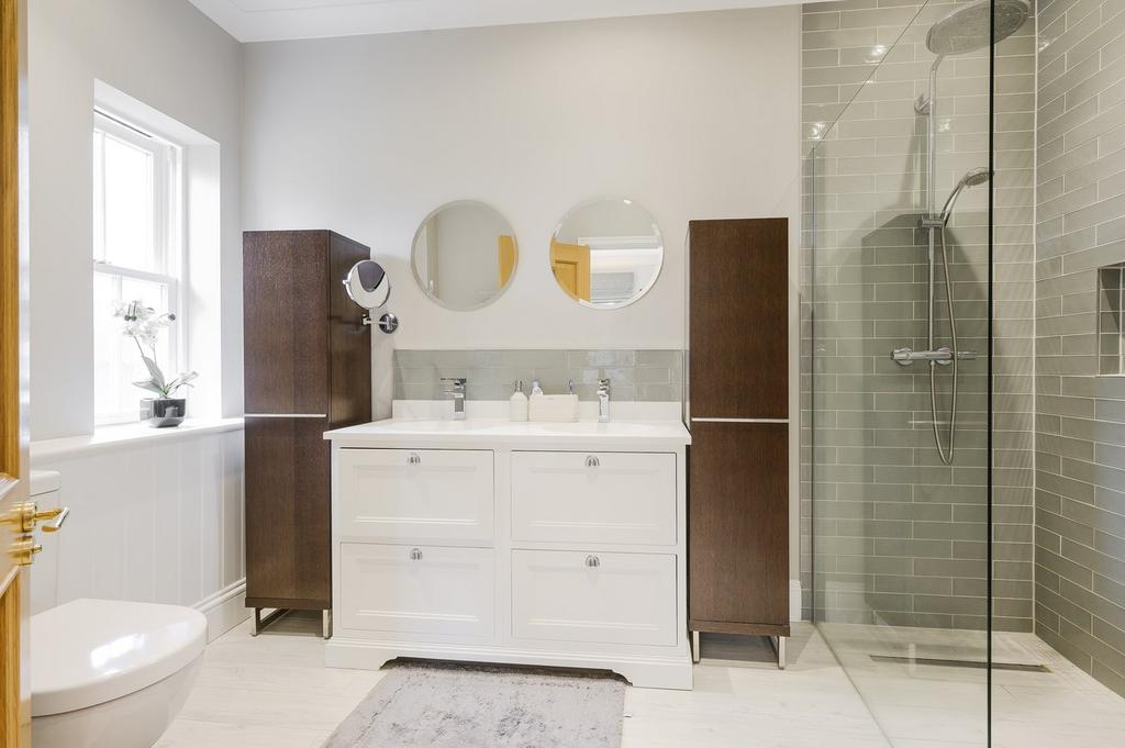 Bedroom 2 Ensuite
