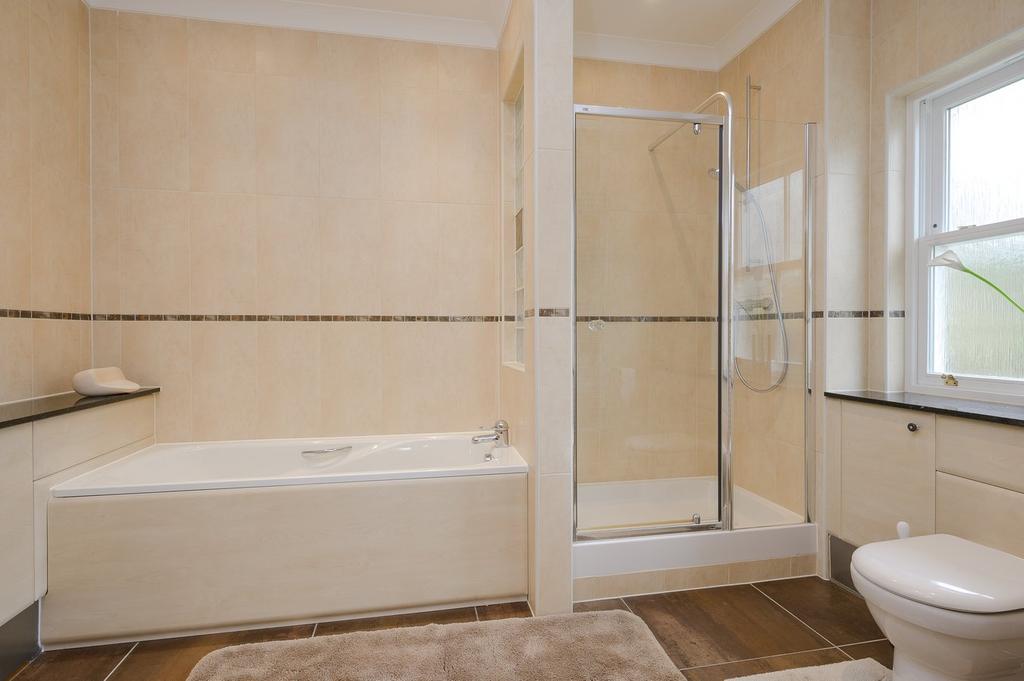 Bedroom 3 Ensuite
