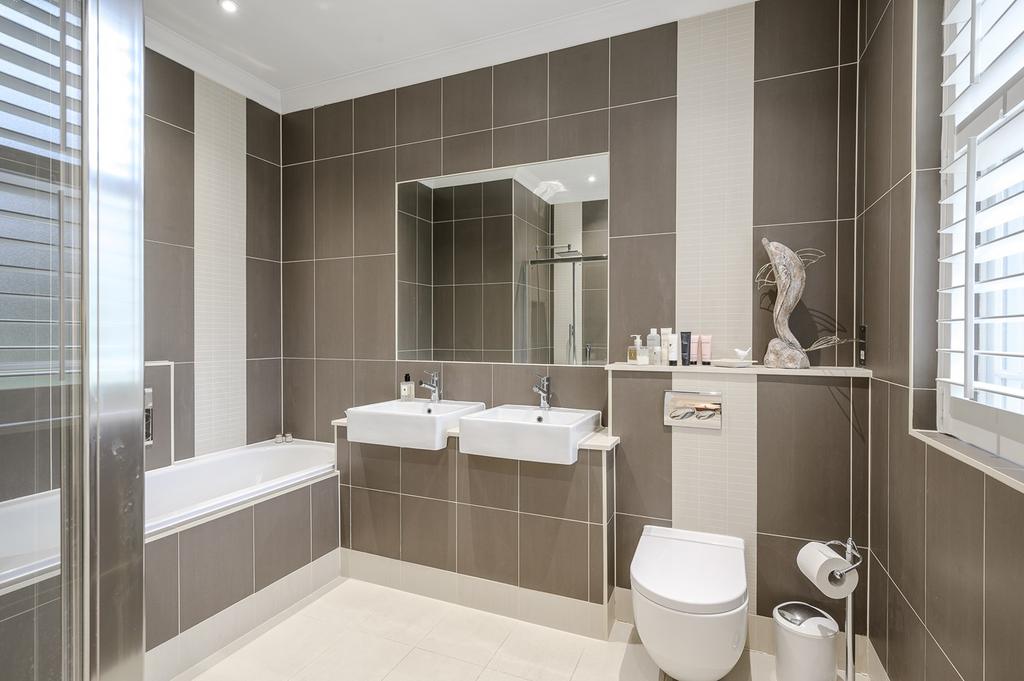 Bedroom 2 Ensuite