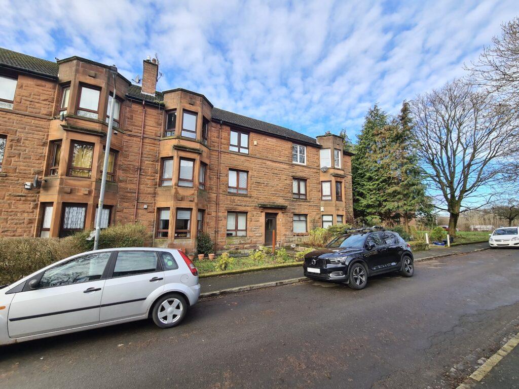 Girvan Street Riddrie Glasgow G33 2DP 2 bed flat £80,000