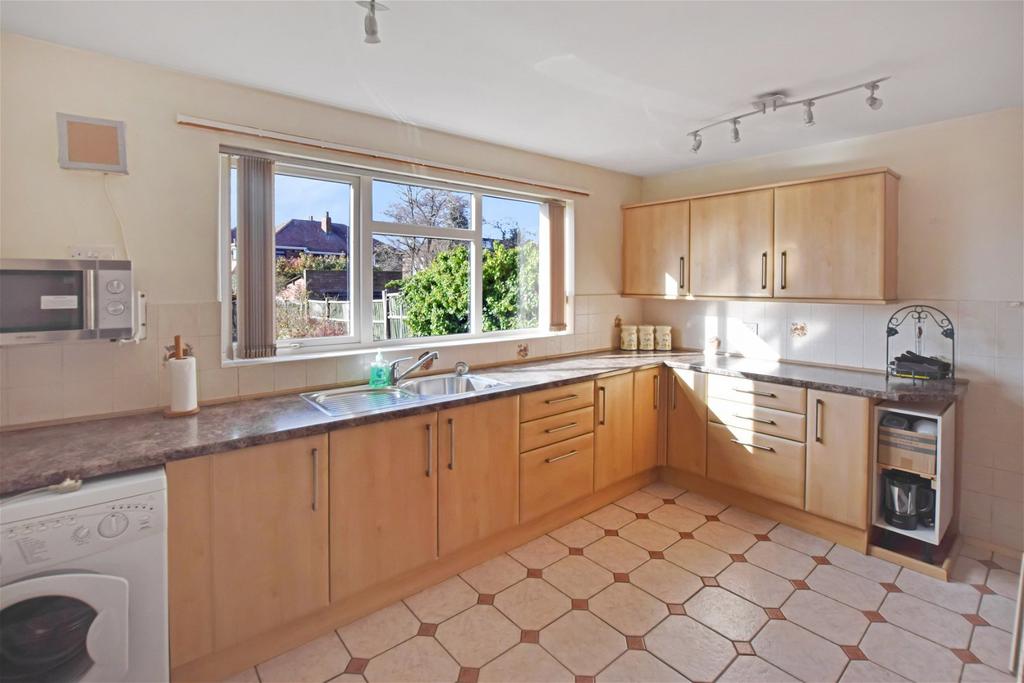 Shakespeare Road, Widnes 3 bed semidetached house £285,000