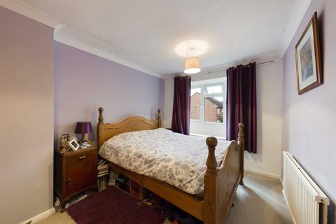 28 Dinmore, Bovingdon, Hemel Hempstead, HP3 0QW
