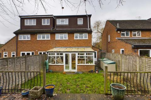 28 Dinmore, Bovingdon, Hemel Hempstead, HP3 0QW