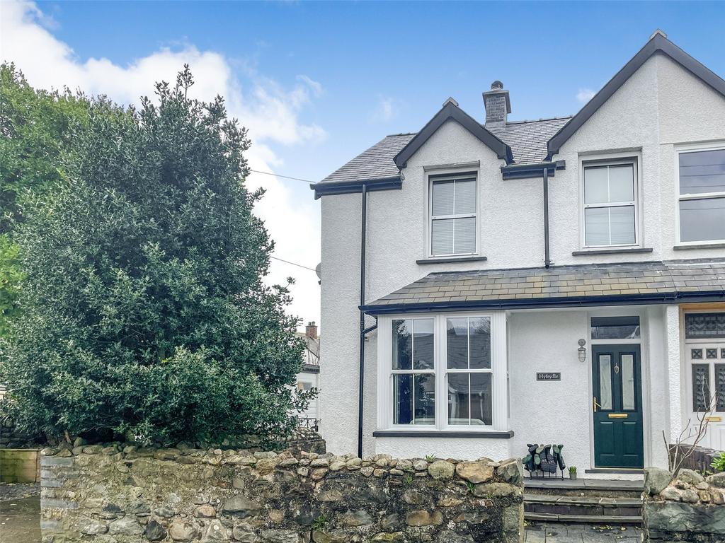 FFordd Celynnin, Llwyngwril, Gwynedd, LL37 3 bed semidetached house