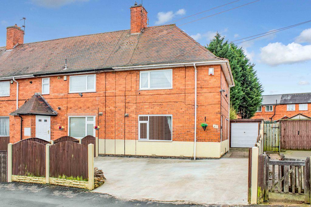 Amesbury Circus, Nottingham NG8 6DL 2 bed end of terrace house £170,000