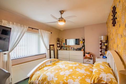41 Amesbury Circus, Nottingham, NG8 6DL