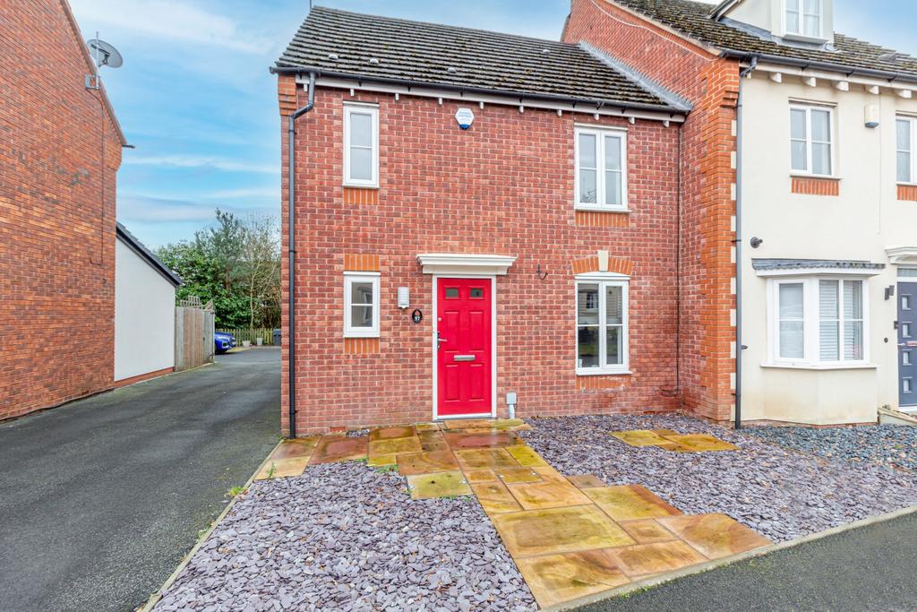 Royal Worcester Crescent, Bromsgrove, B60 2TJ 3 bed semidetached house