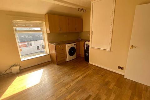 1 bedroom end of terrace house for sale, Market Street, Chapel-En-Le-Frith, SK23