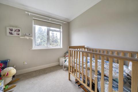 18 Eastwell Close, Beckenham, BR3 1TY