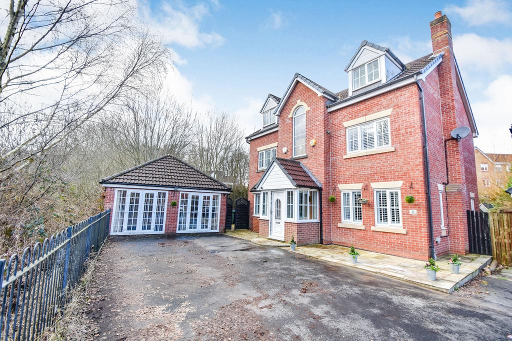 Garsdale Close, Bury, BL9 4 bed detached house for sale £475,000