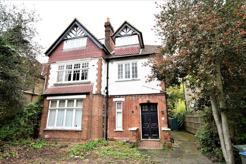 Flat 3, 11 West Park, London, SE9 4RY