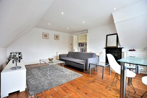 Flat 3, 11 West Park, London, SE9 4RY