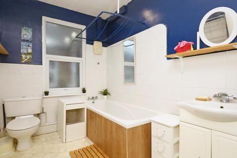 125a Darwin Road, London, W5 4BB