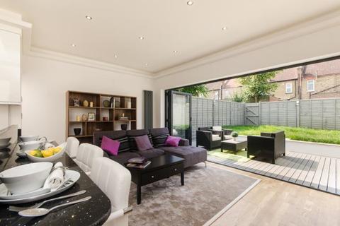 Flat 1, 65 Caithness Road, Mitcham, CR4 2EY