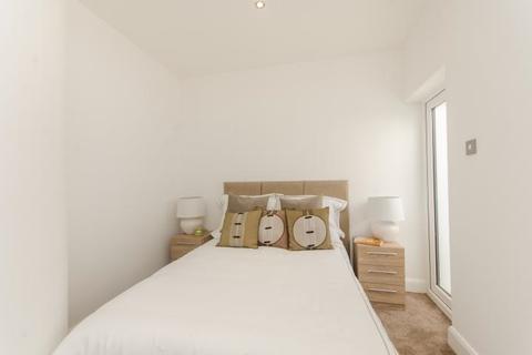 Flat 1, 65 Caithness Road, Mitcham, CR4 2EY