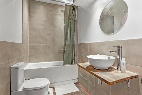 Second Floor Flat, 19 Carleton Road, London, N7 0QZ