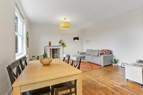Second Floor Flat, 19 Carleton Road, London, N7 0QZ